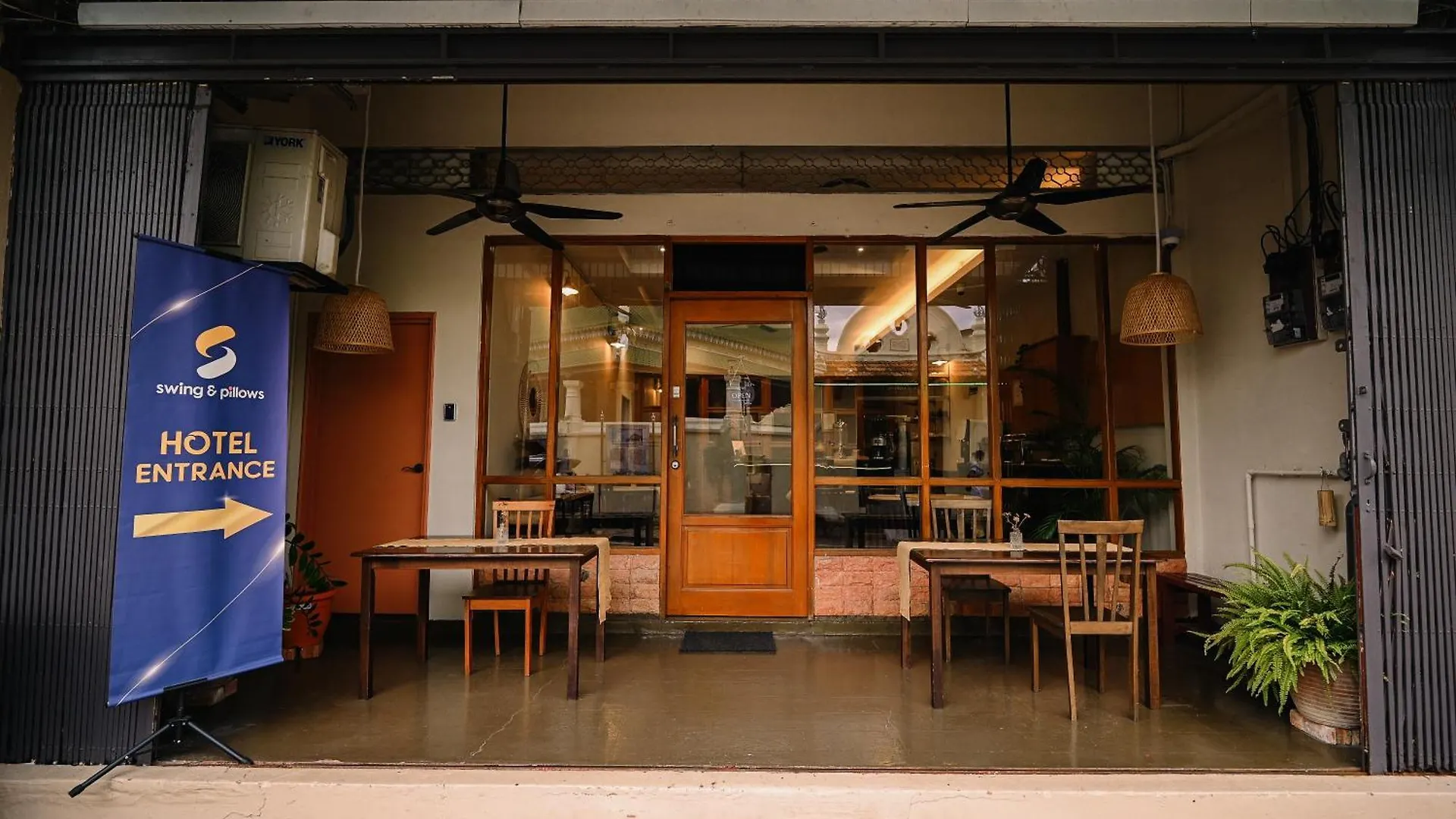 Swing & Pillows - Jonker Street Malacca Hotel